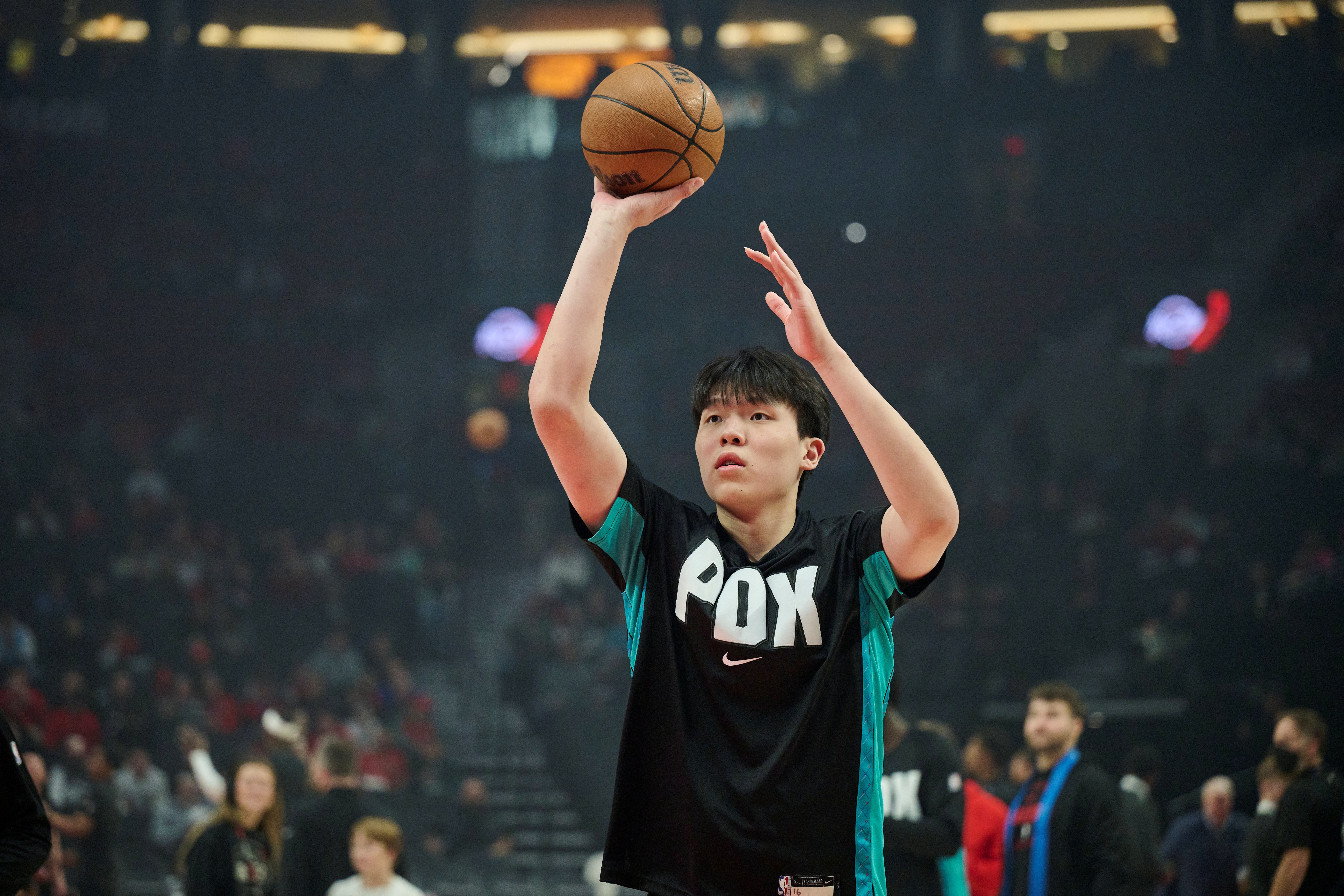 比分直播-曾令旭：斯普利特够意思了 瀚森上场时篮板不错防守反应还是偏慢