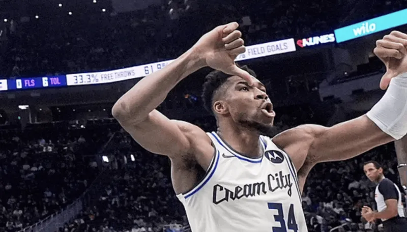 字母哥谈主场球迷嘘声:被嘘我就会回应,我觉得这并不公平