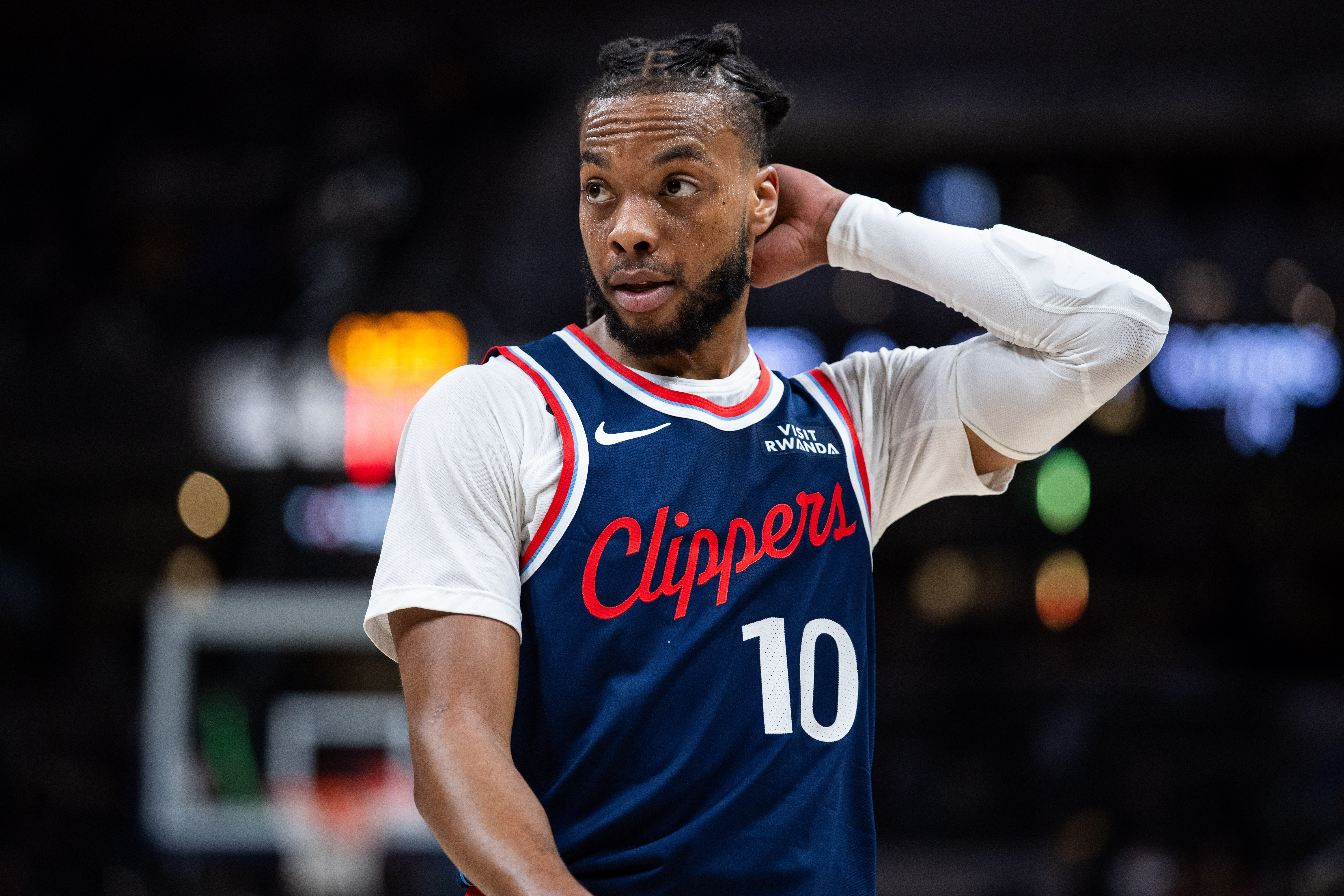 比分直播-无解死局!185加兰攻防被针对无限点菜 人挤人累死小卡也无济于事